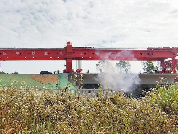 廣東佛山架橋機(jī)的主要功能有以下幾點(diǎn)